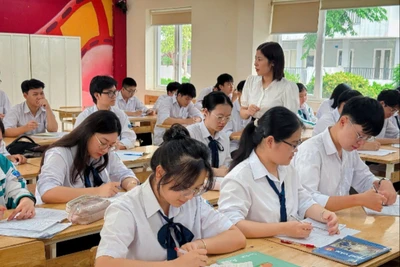 Học sinh Trường THPT chuyên Lương Văn Tụy (Ninh Bình) ôn tập chuẩn bị cho kỳ thi tốt nghiệp THPT năm 2025.