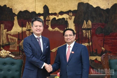 Thủ tướng Phạm Minh Chính và Tổng Giám đốc Tổ chức Sở hữu trí tuệ Thế giới (WIPO) Daren Tang. (Ảnh: Trần Hải)