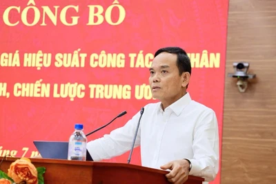 Đồng chí Trần Lưu Quang phát biểu tại hội nghị.