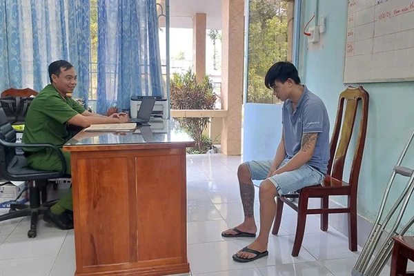 Nguyễn Văn Luân tại cơ quan Công an.