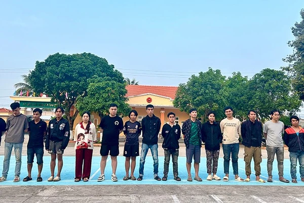 Các đối tượng bị lực lượng chức năng bắt giữ.