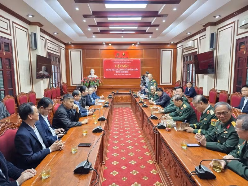 Ban liên lạc truyền thống hữu nghị Việt Nam-Lào (Bộ Quốc phòng) tổ chức gặp mặt mừng Xuân và đón Tết cổ truyền Bính Ngọ.