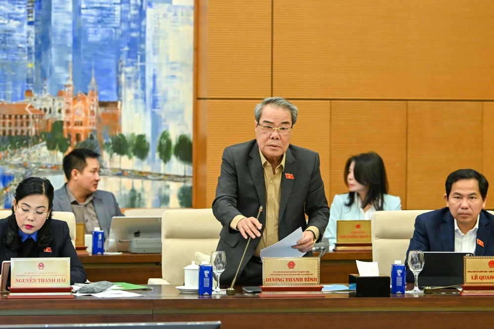 Nghiên cứu, xem xét sớm điều chỉnh chính sách tiền lương, chế độ đãi ngộ