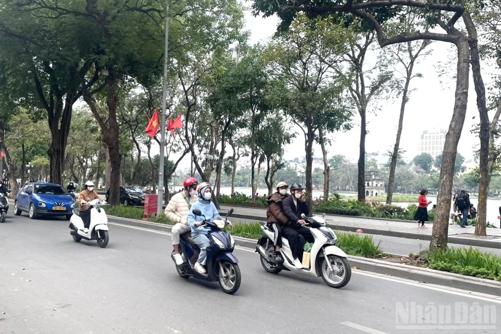 Dự báo khu vực Hà Nội ngày 3/3 có mưa, mưa rào rải rác và có nơi có dông; đêm và sáng trời rét. (Ảnh minh họa: ĐT)