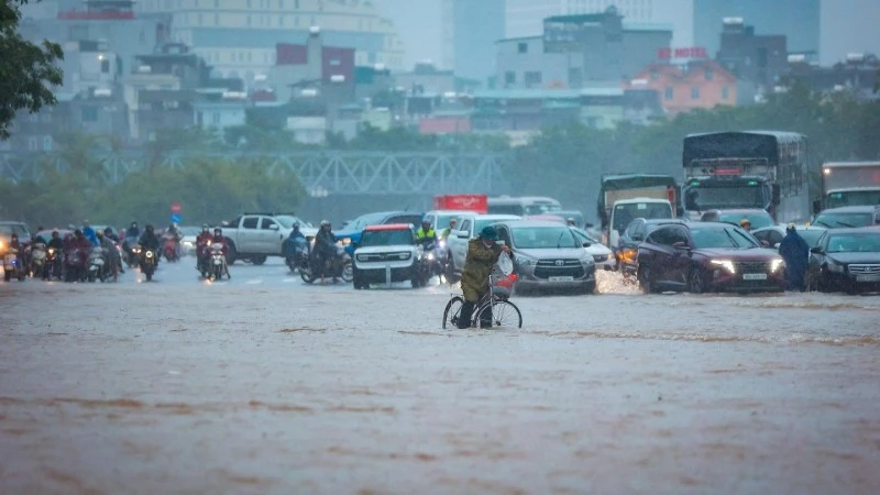 Các hình thái thời tiết ngày càng cực đoan buộc các đô thị phải sớm thay đổi cách ứng phó, tăng khả năng chống chịu. (Ảnh THÀNH ĐẠT) 