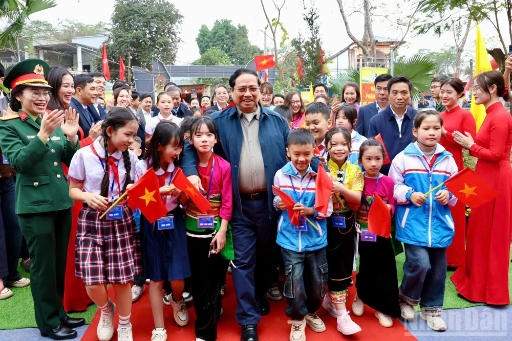 Cẩm Thạch - Nơi gieo mầm trí tuệ trên mảnh đất truyền thống cách mạng.