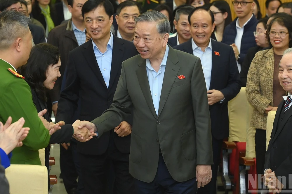 Tổng Bí thư Tô Lâm tiếp xúc cử tri thành phố Hà Nội sau Kỳ họp thứ 10, Quốc hội khóa XV. (Ảnh: ĐĂNG KHOA)