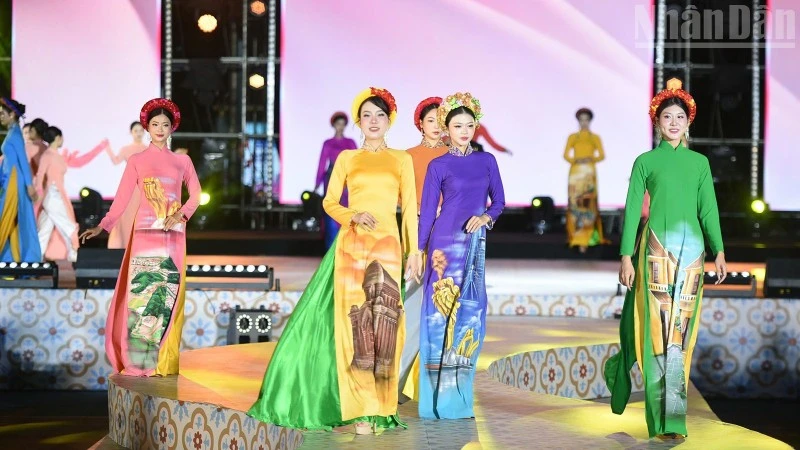 Đà Nẵng: Khai mạc Lễ hội Áo dài, tôn vinh giá trị áo dài trong đời sống đương đại