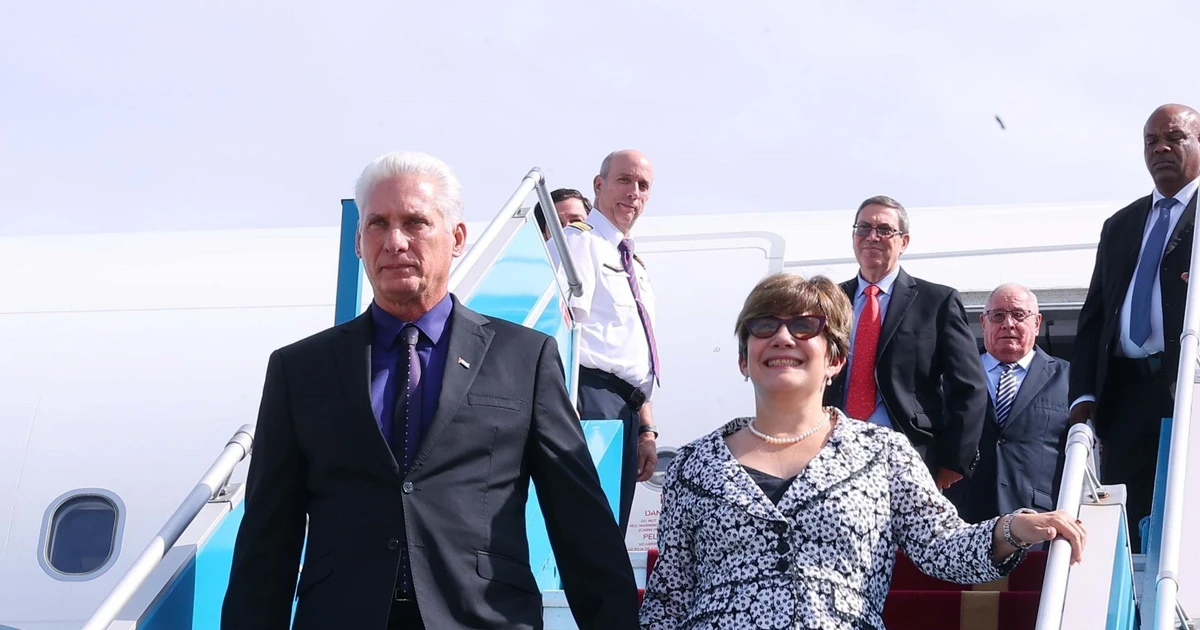 [Foto] Dirigente cubano inicia visita de Estado a Vietnam