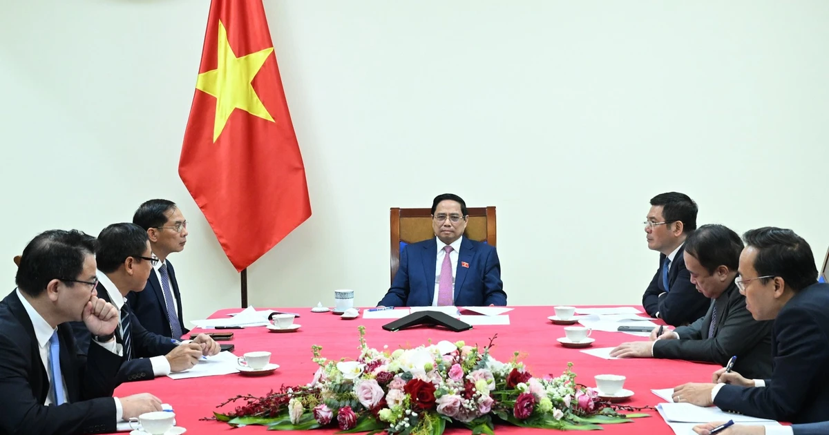 [Foto] Premier de Vietnam sostiene conversación telefónica con director general de la Corporación Estatal Rosatom de Rusia