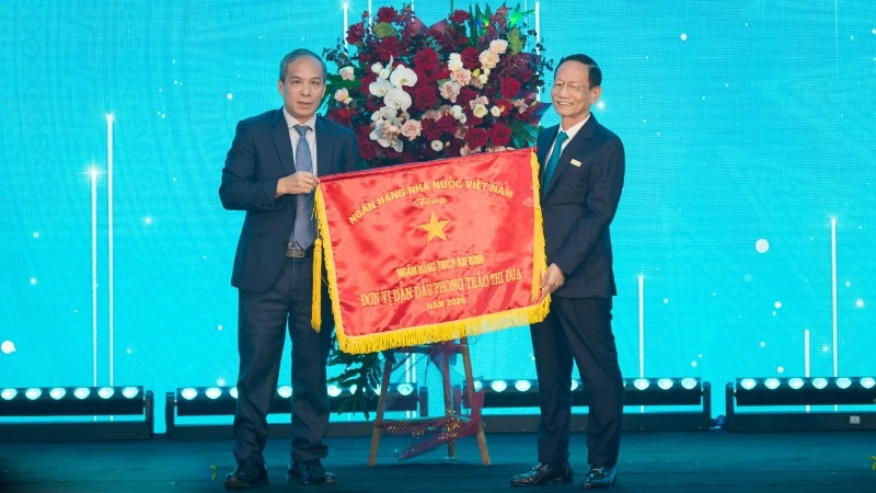 ABBank nhận Cờ Thi đua của Ngân hàng Nhà nước, ghi nhận nỗ lực đổi mới và phát triển bền vững