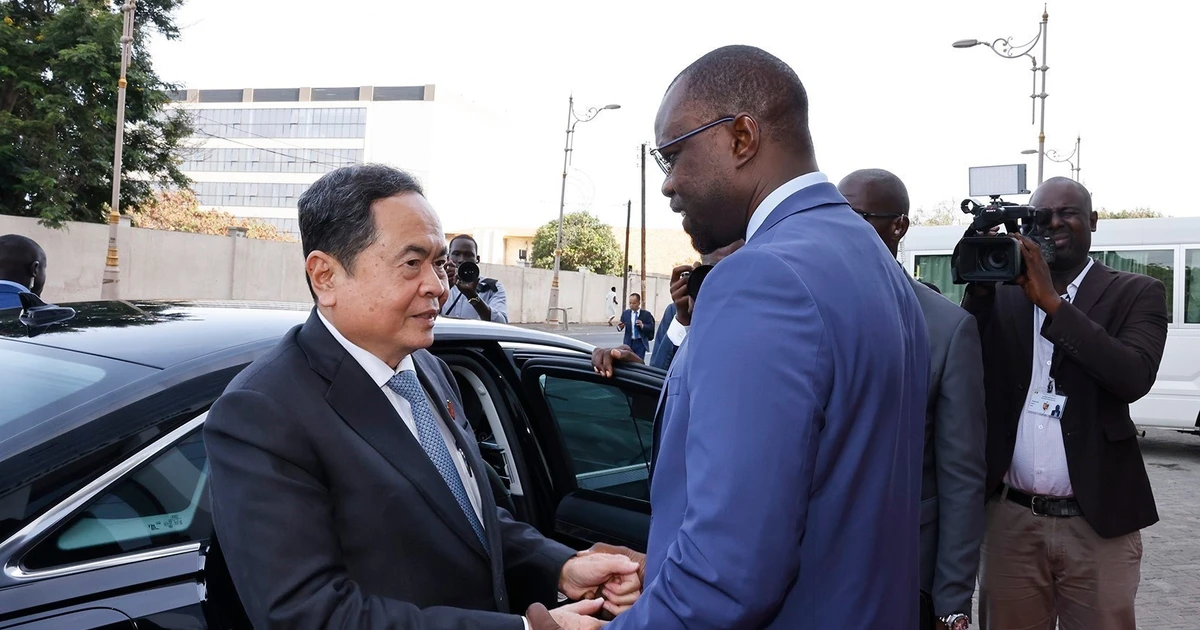 [Foto] Líder legislativo de Vietnam se reúne con el premier de Senegal