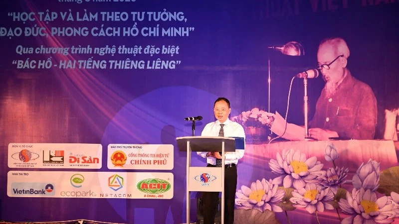 Đổi mới cách thức sinh hoạt chính trị qua chương trình nghệ thuật đặc biệt “Bác Hồ - Hai tiếng thiêng liêng”