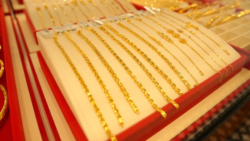 Giá vàng ngày 1/4: Giá vàng trong nước vẫn cao hơn thế giới 28 triệu đồng/lượng