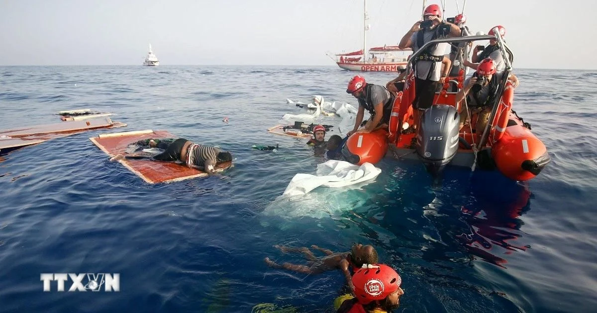 Italia vớt gần 20 thi thể ngoài khơi đảo Lampedusa