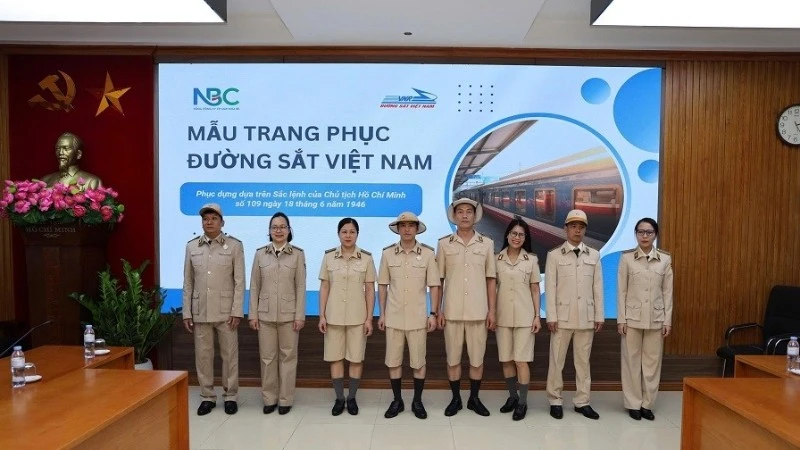 Phục chế trang phục ngành đường sắt theo Sắc lệnh 109 năm 1946