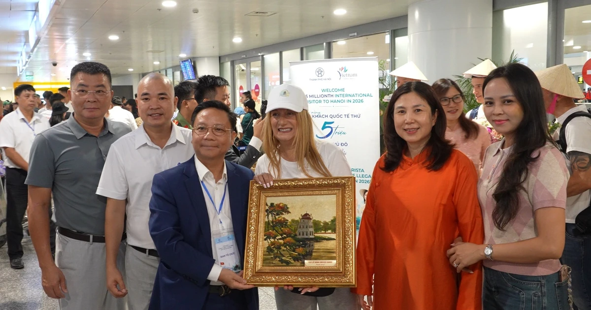 Hà Nội đón vị khách quốc tế thứ 5 triệu trong năm 2026