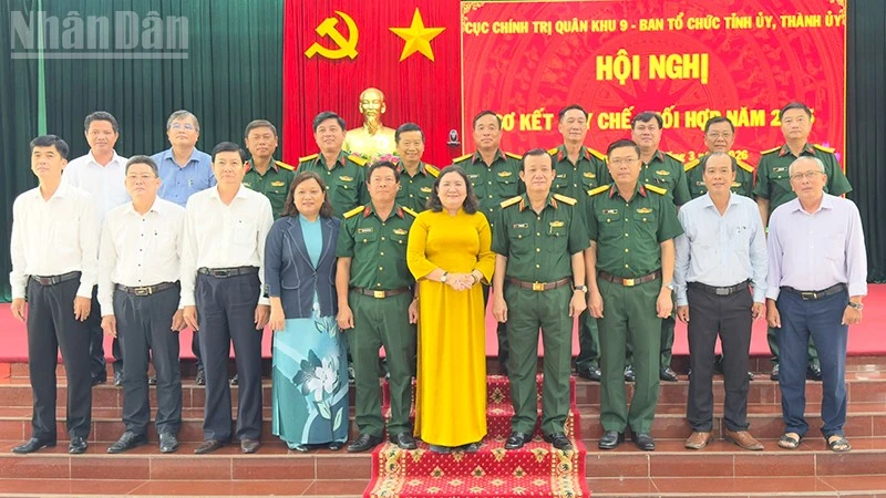 Cục Chính trị Quân khu 9 sơ kết công tác phối hợp với Ban Tổ chức Tỉnh ủy, Thành ủy trên địa bàn