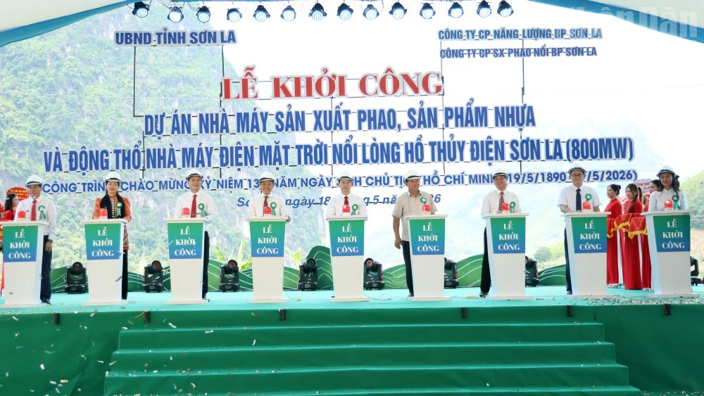 Khởi công 2 dự án trọng điểm trên lòng hồ thủy điện Sơn La