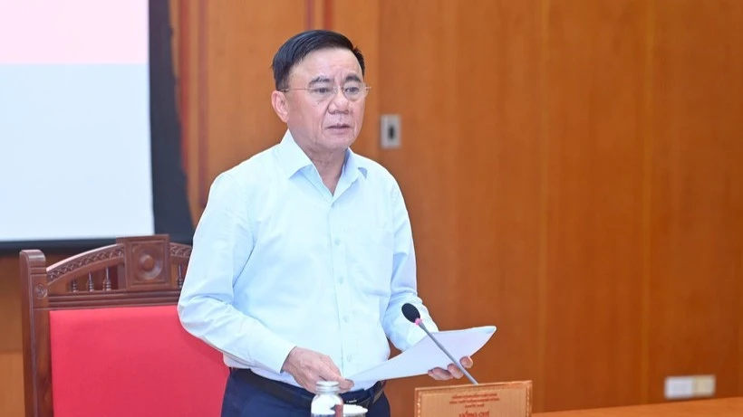 Kết luận của Bộ Chính trị về một số giải pháp đột phá trong tuyển dụng, bố trí, sử dụng, đãi ngộ cán bộ