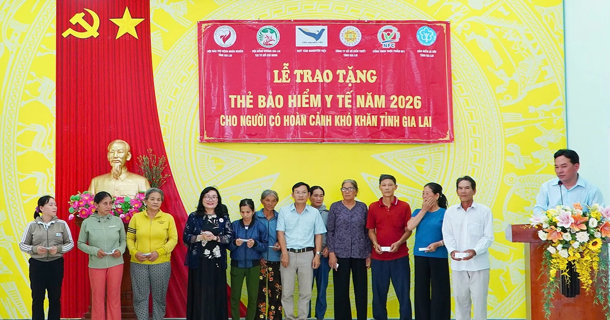 Hơn 1.000 thẻ bảo hiểm y tế tặng người dân có hoàn cảnh khó khăn ở Gia Lai