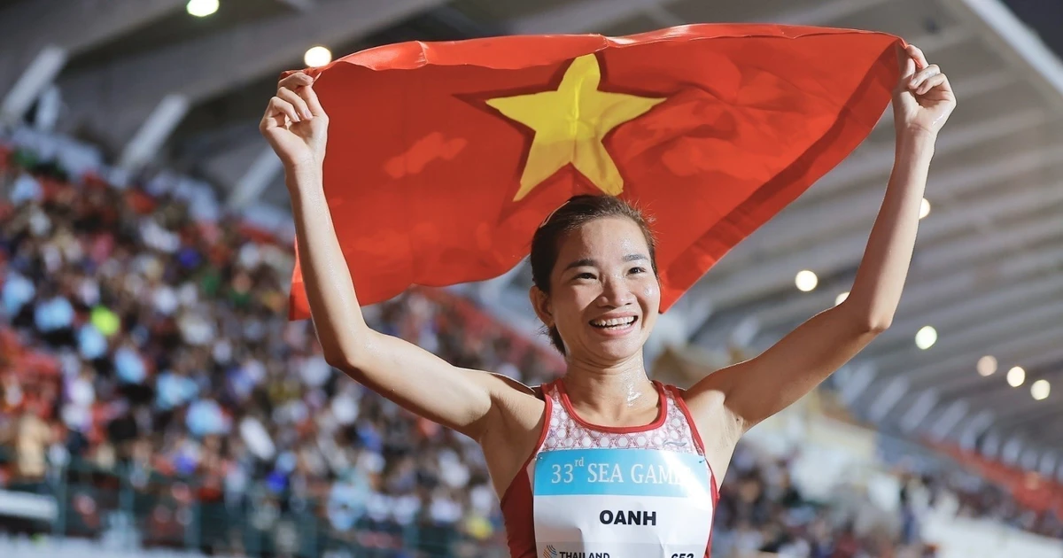 在5000米跑道上，阮氏莺成功卫冕，以16分27秒13的成绩摘金。