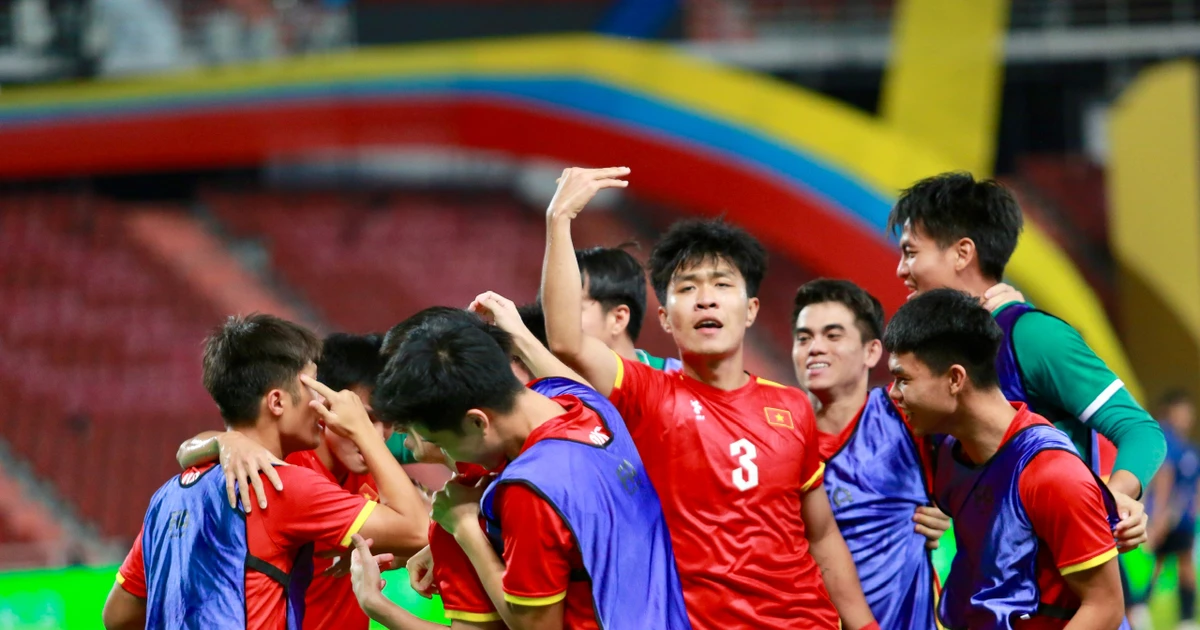 第33届东南亚运动会12月18日直播：越南U22队逆转比分，以3-2领先