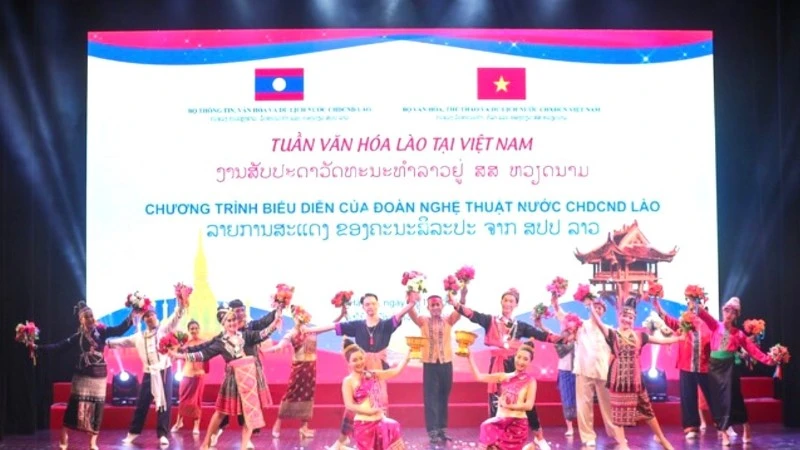 Viet Nam–Laos cultural exchange. (Photo: Ministry of Culture, Sports and Tourism)