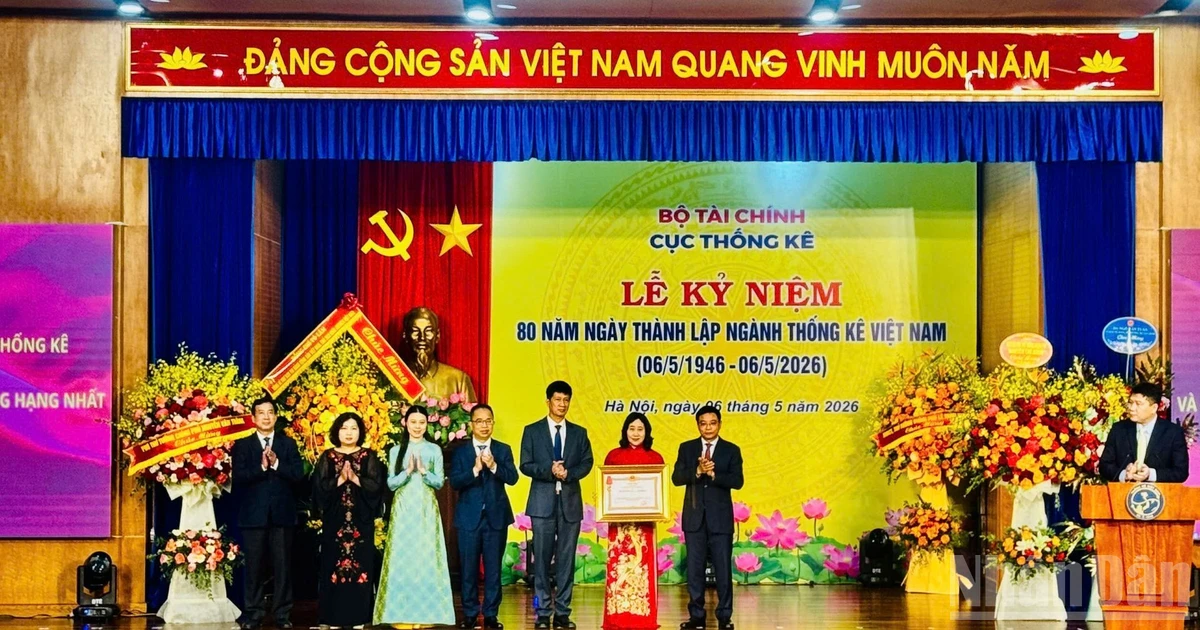 Cục Thống kê (Bộ Tài chính) đón nhận Huân chương Lao động hạng Nhất 2026