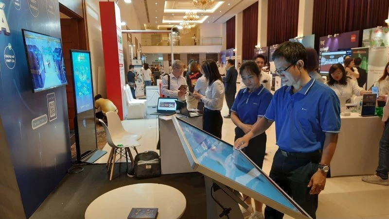 Display of digital transformation solutions on the occasion of National Digital Transformation Day held in Ho Chi Minh City.