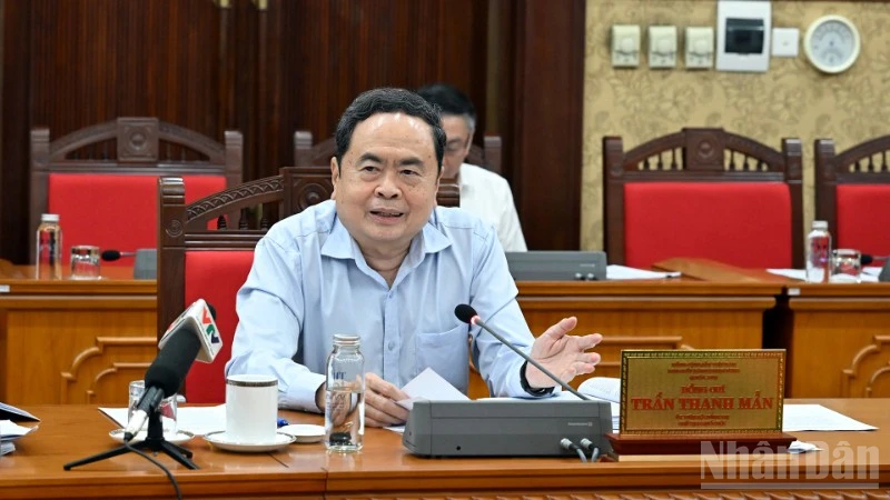 El presidente de la ANV, Tran Thanh Man, preside la reunión. 