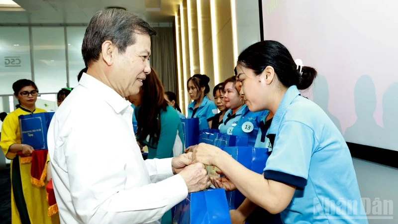 Phát triển thành phố Đồng Nai gắn với xây dựng đội ngũ công nhân hiện đại