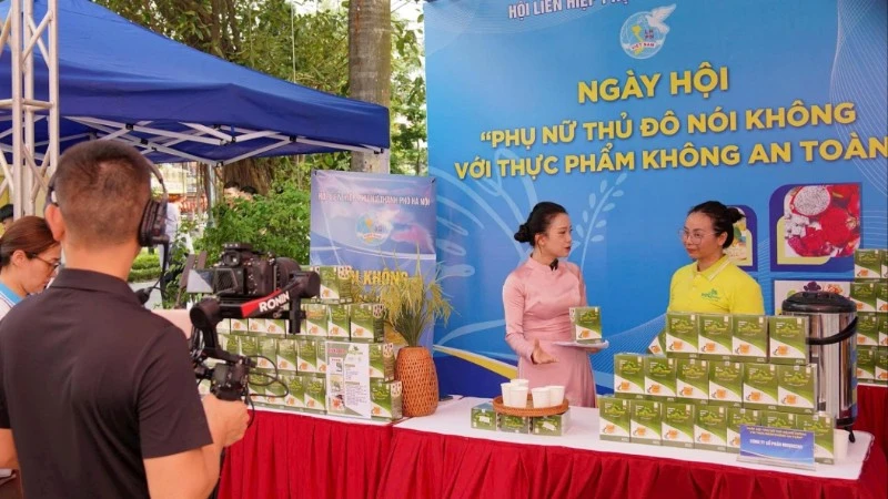 Ngày hội “Phụ nữ Thủ đô nói không với thực phẩm không an toàn