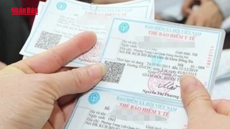 Tiến tới không sử dụng bảo hiểm y tế bản giấy | Báo Nhân Dân điện tử