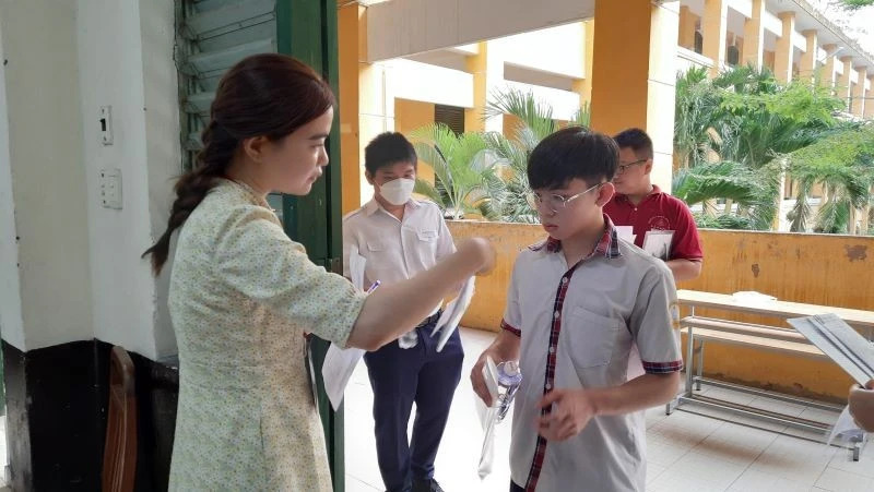 Thành phố Hồ Chí Minh: Công bố nguyện vọng 1 lớp 10 các trường công lập