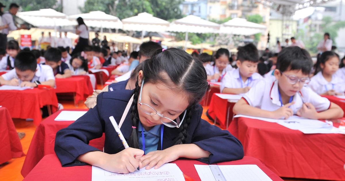 Học sinh hào hứng với Ngày hội Trạng nguyên nhỏ tuổi và Trạng nguyên “Nét chữ - Nết người