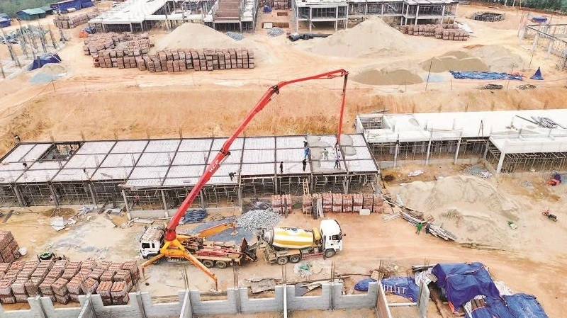Tăng tốc thi công các trường nội trú liên cấp trên biên giới Lào Cai