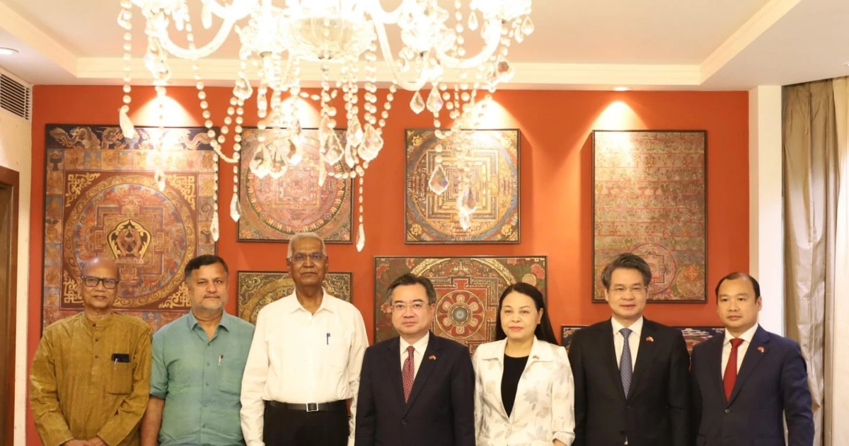 Trưởng Ban Chính sách, Chiến lược Trung ương tiếp Tổng Bí thư Đảng Cộng sản Ấn Độ và Ủy viên Bộ Chính trị Đảng Cộng sản Ấn Độ-Marxist