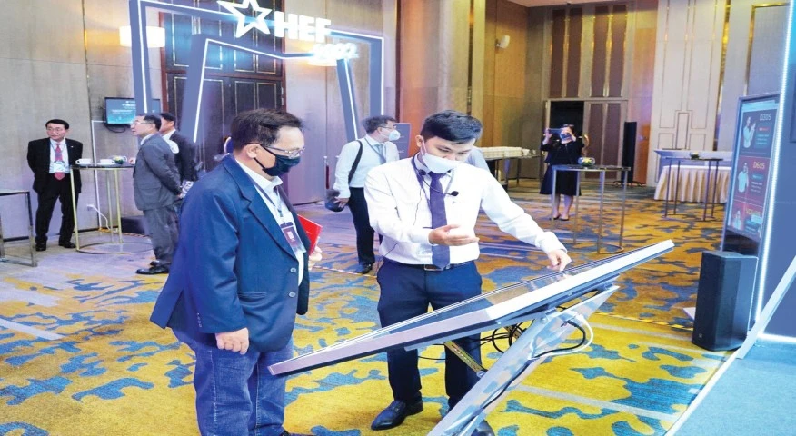 Digital transformation solutions are showcased at the Ho Chi Minh City Economic Forum.