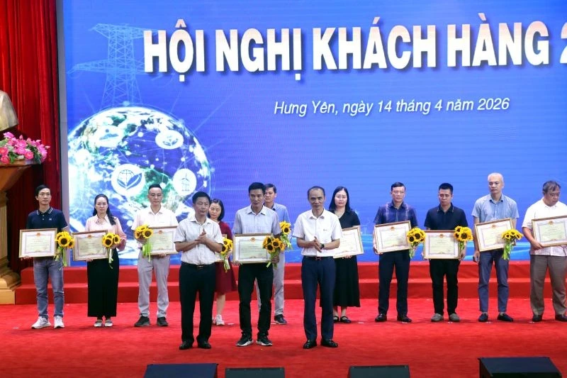 Chung tay sử dụng điện tiết kiệm, hiệu quả và phát triển bền vững