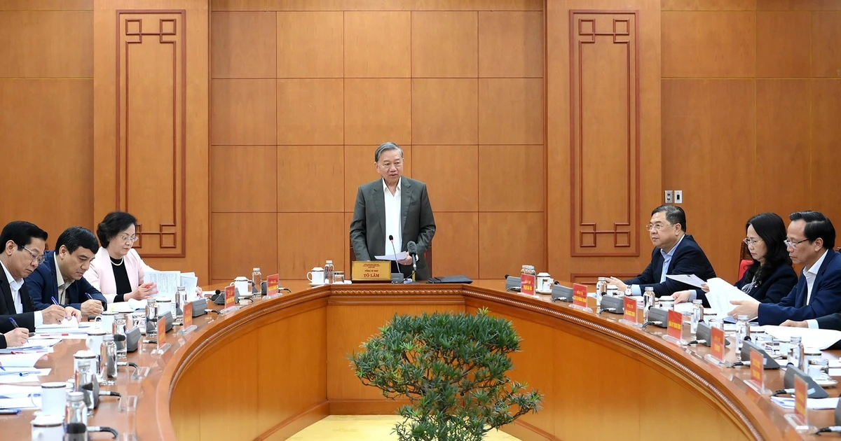 [Foto] Líder partidista dirige reunión sobre implementación de políticas para las personas con méritos revolucionarios