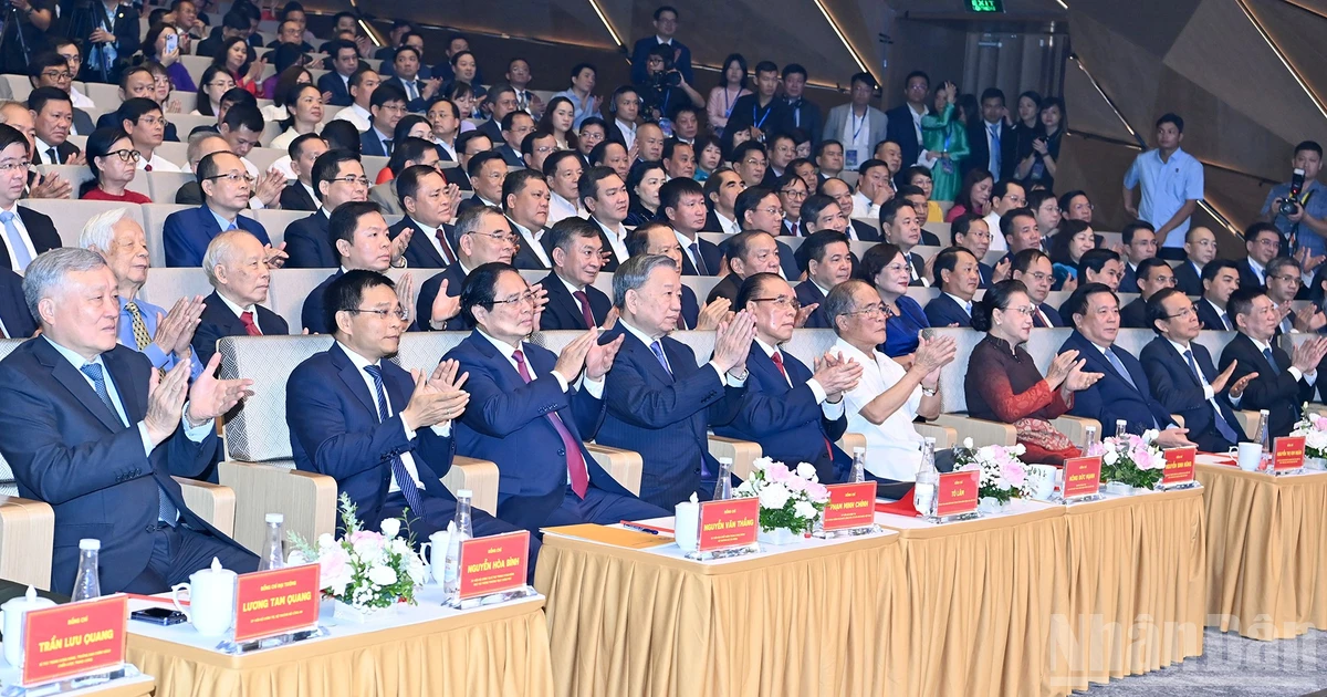 [Foto] Celebran 80 aniversario del Día del sector financiero de Vietnam