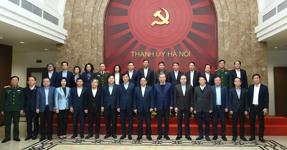 [Foto] Líder partidista se reúne con Junta Permanente del Comité del Partido en Hanói