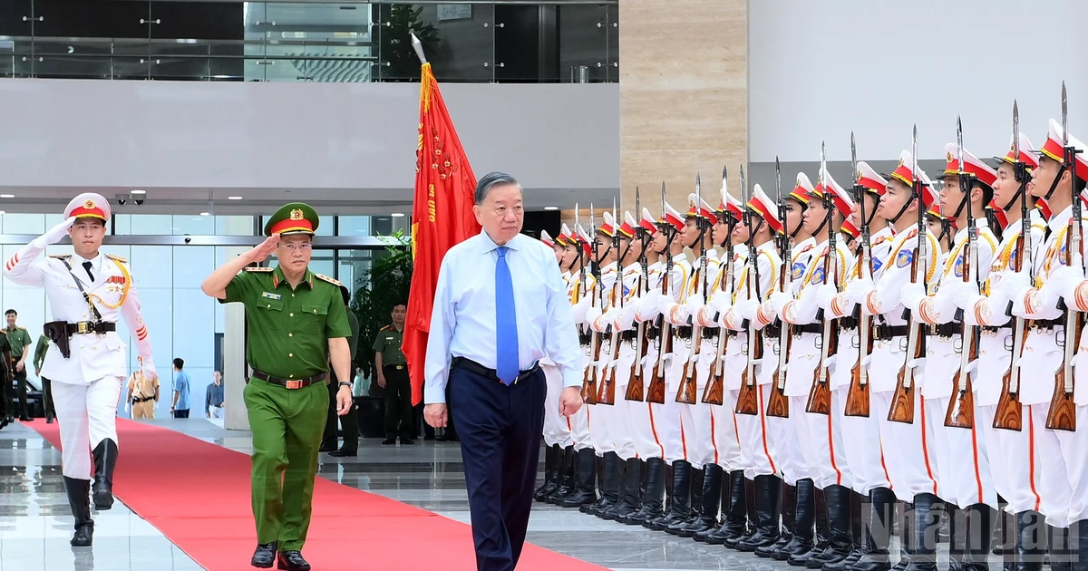 [Ảnh] Tổng Bí thư, Chủ tịch nước Tô Lâm dự Gặp mặt kỷ niệm 64 năm Ngày truyền thống lực lượng Cảnh sát nhân dân