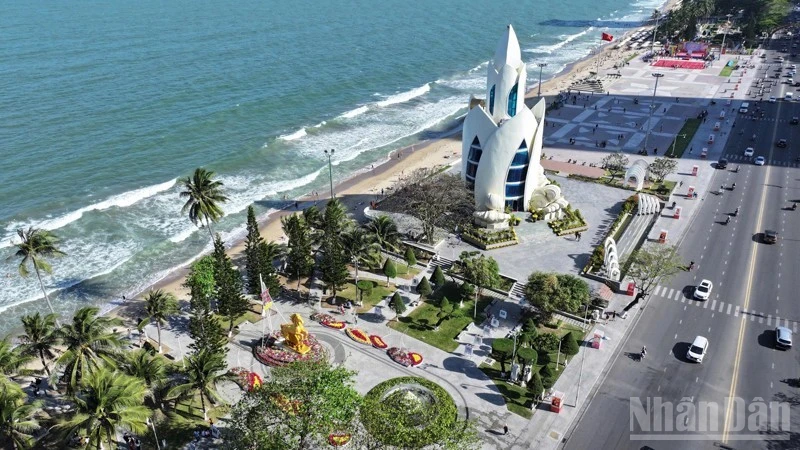 Khánh Hòa dồn lực lên thành phố trực thuộc Trung ương: Tăng tốc từ nền tảng đô thị cơ sở