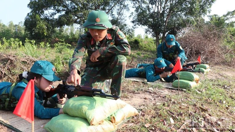 Khánh Hòa: Đưa sĩ quan chính quy về cơ sở, xây dựng thế trận quốc phòng từ gốc