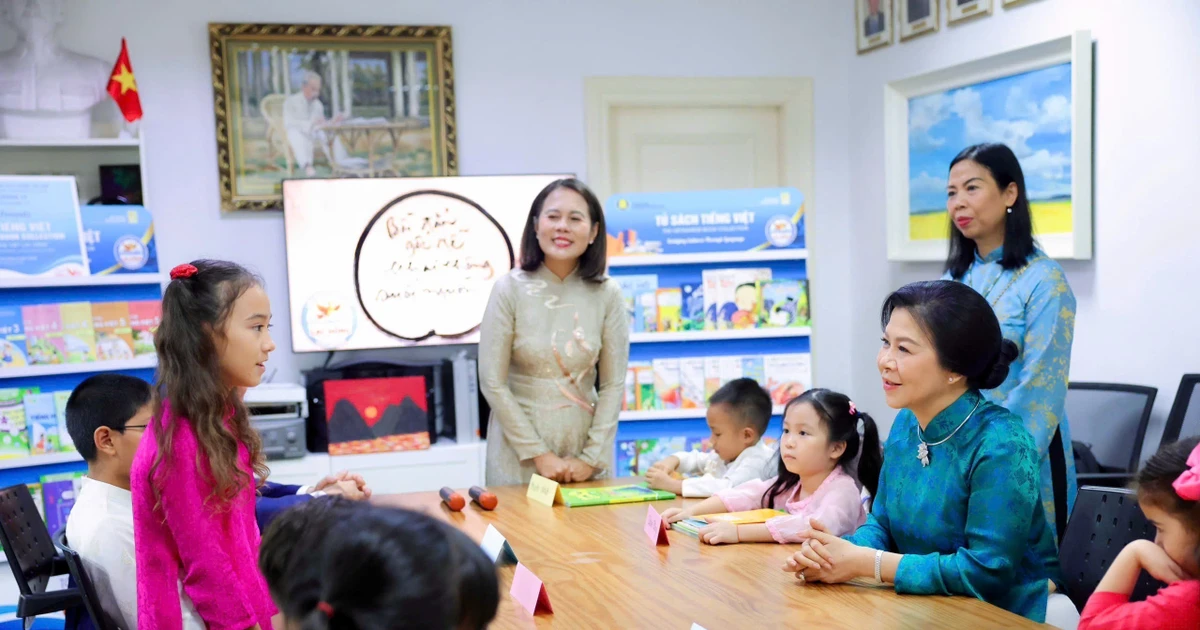 Gìn giữ và thúc đẩy giao lưu văn hóa Việt Nam-Singapore