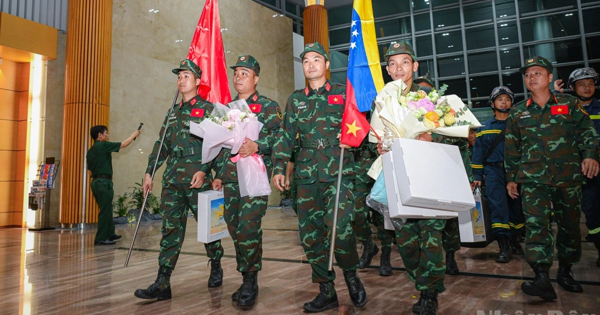 [Ảnh] Đoàn cứu nạn, cứu hộ Việt Nam hoàn thành sứ mệnh tại Venezuela