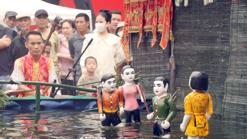 Tourism products from Ha Noi’s craft villages have always held strong appeal for visitors.