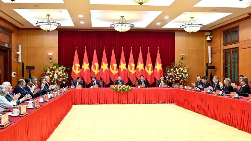 Tổng Bí thư Tô Lâm tiếp Trưởng đoàn chính đảng các nước